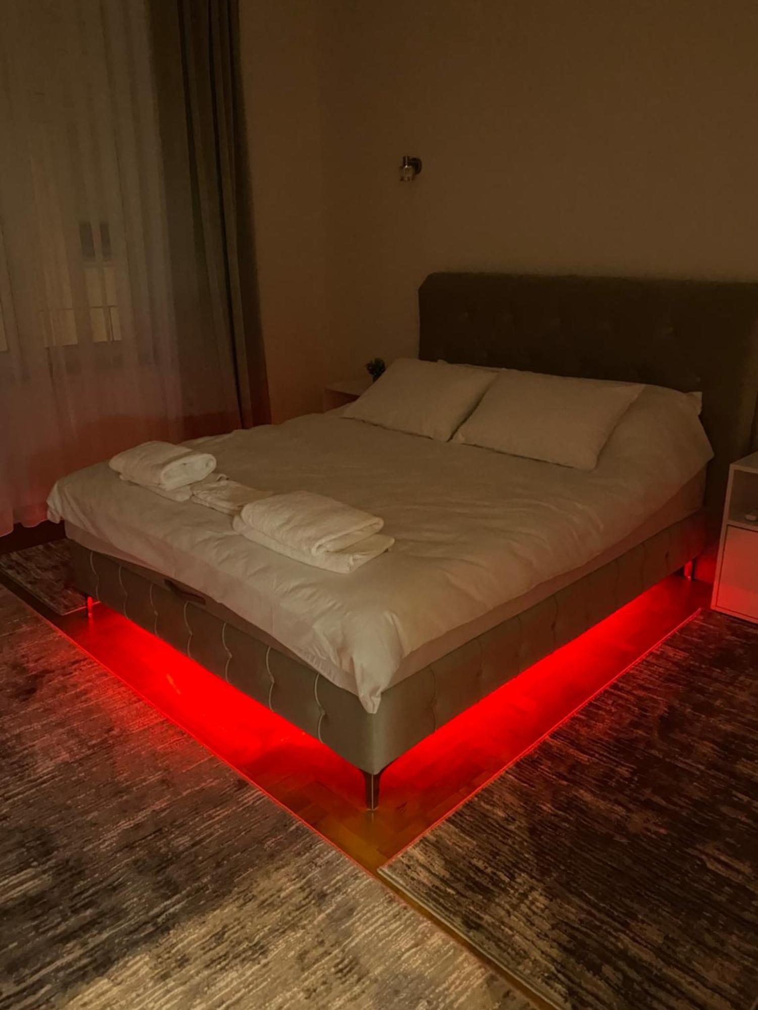 Sarajevo Luxury Apartment - 50 M From Old Sarajevo Clock Tower المظهر الخارجي الصورة